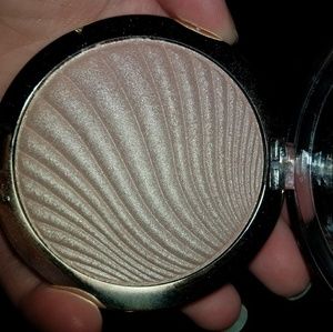 Milani Strobelight Highlight in Afterglow